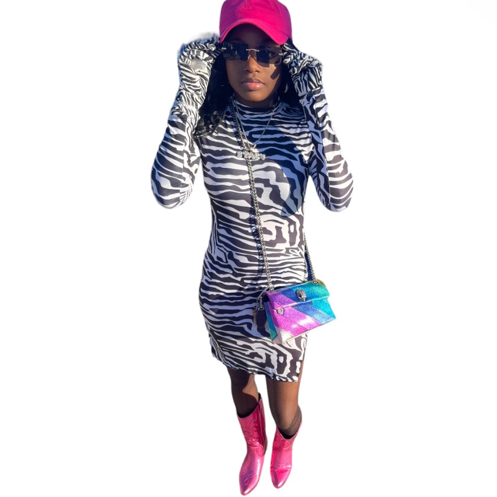 Turtleneck Long Sleeve Zebra Striped Women Dress With long Gloves